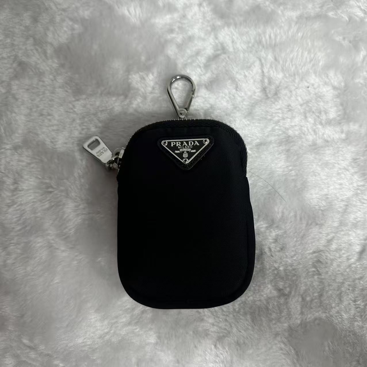 Prada Re-Edition 2005 Hobo Bag Black Nylon silvery Hardware 2WayBag