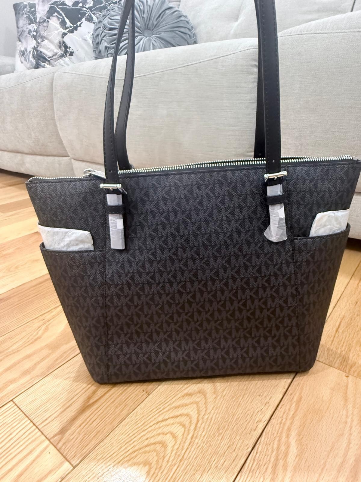 NWT- MICHAEL KORS CHARLOTTE LARGE TOP ZIP TOTE LEATHER BAG BLACK For Women