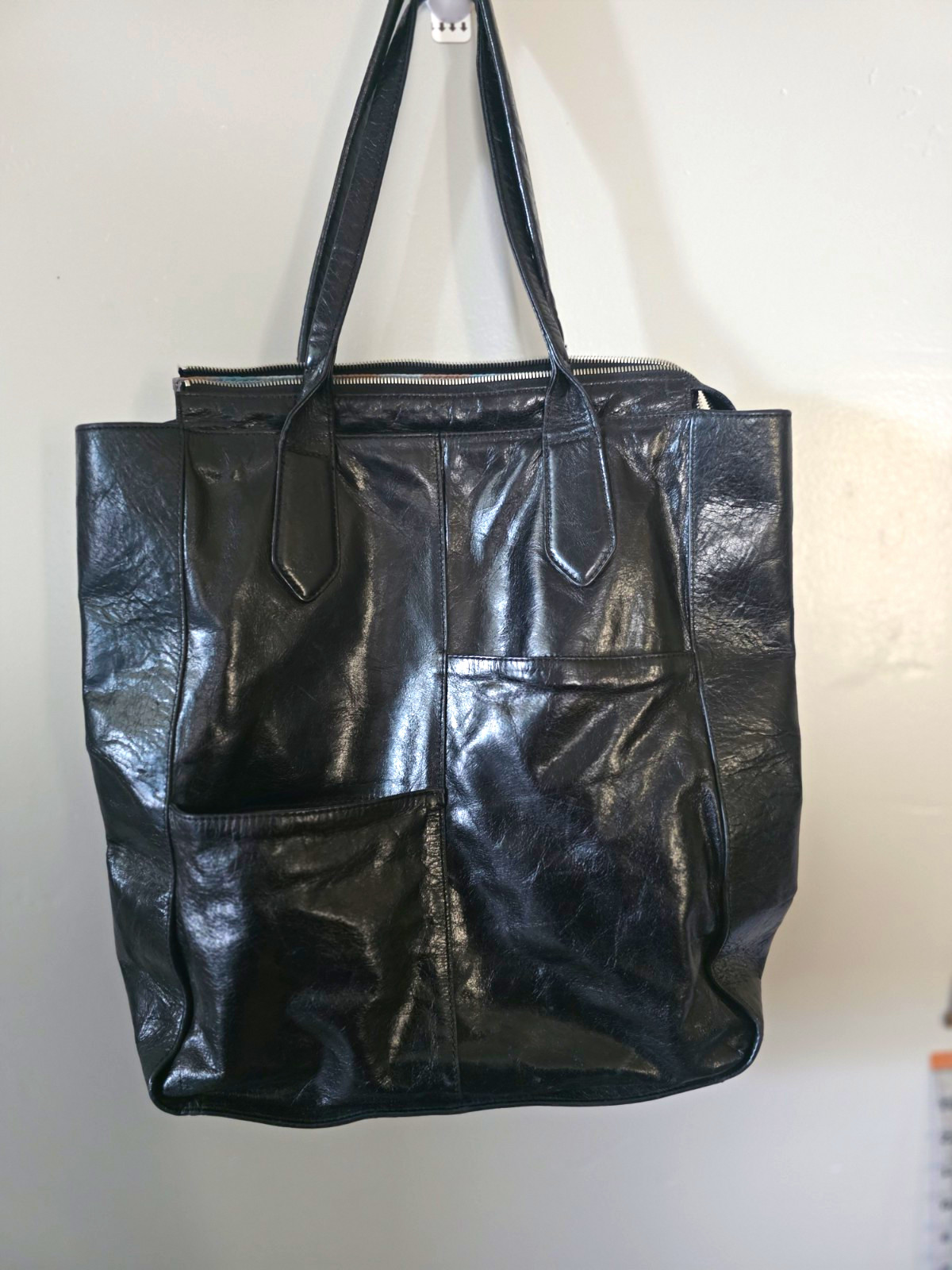 HOBO The Original Black Zip Tote Shoulder Bag Lined Pockets Silver Hardware