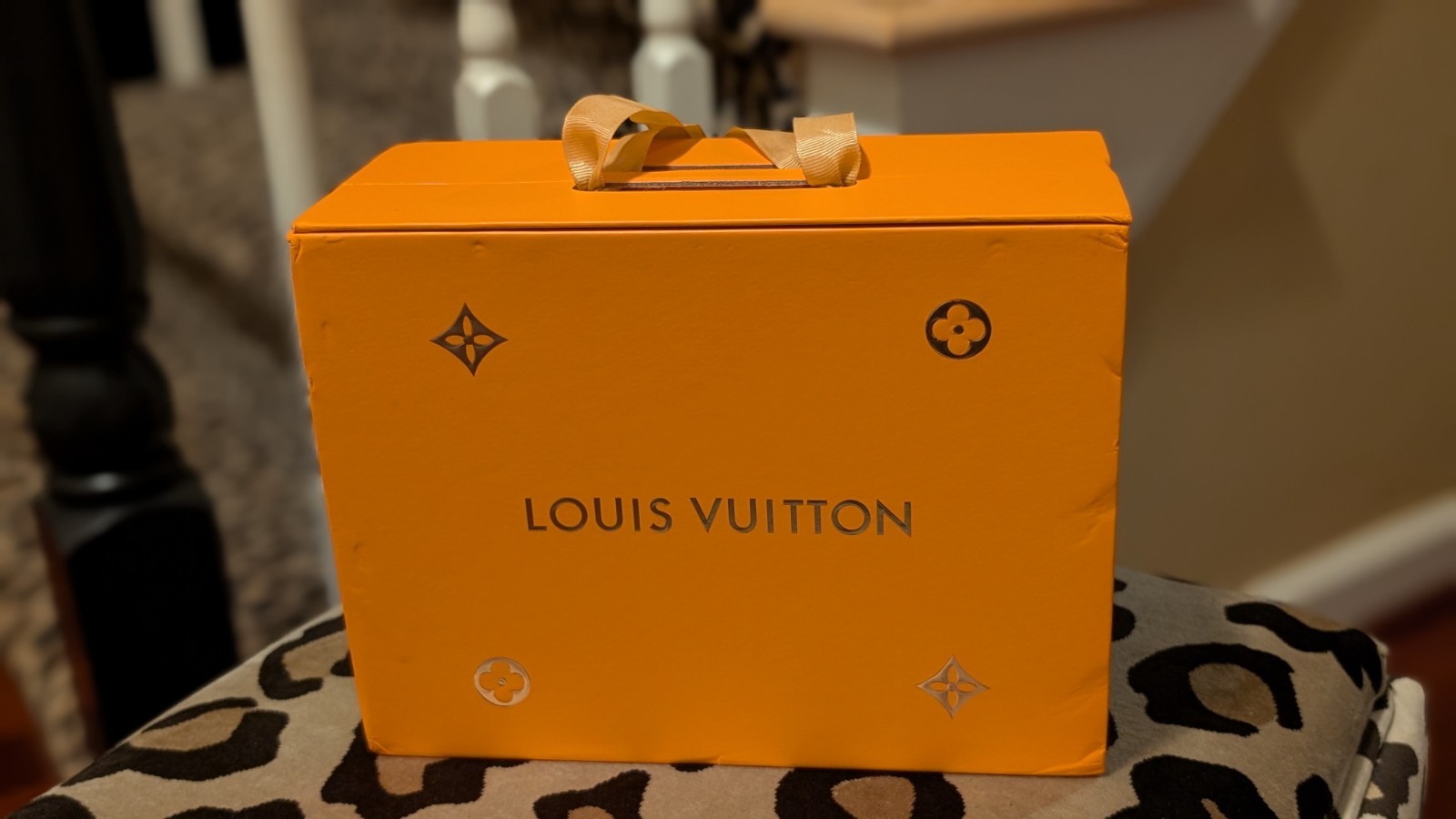 Authentic Louis Vuitton Onthego PM handbag (tote new with box) – Black and Beige