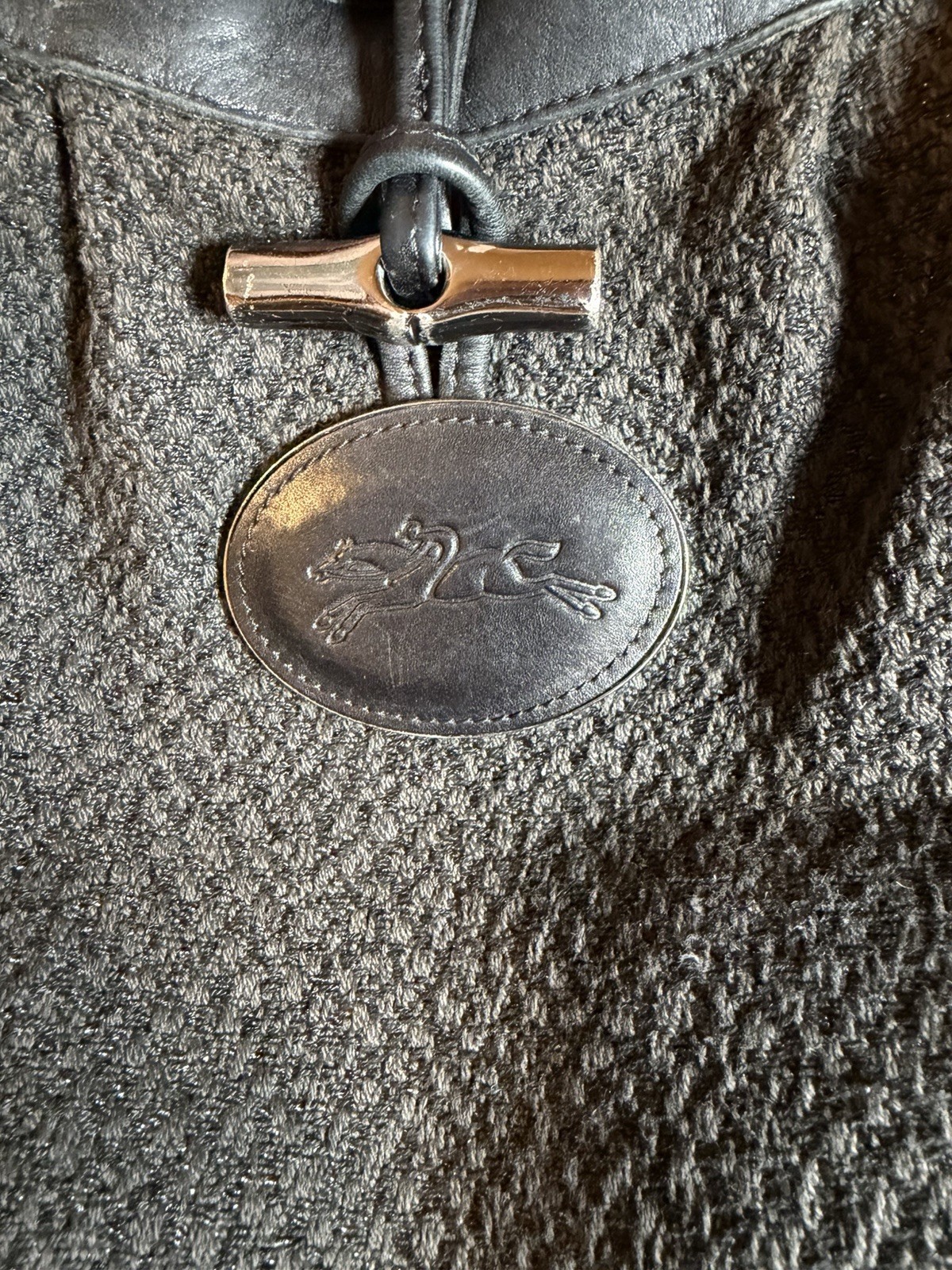 Longchamp Vintage Shoulder Bag (Needs to repair the zip, see photos )