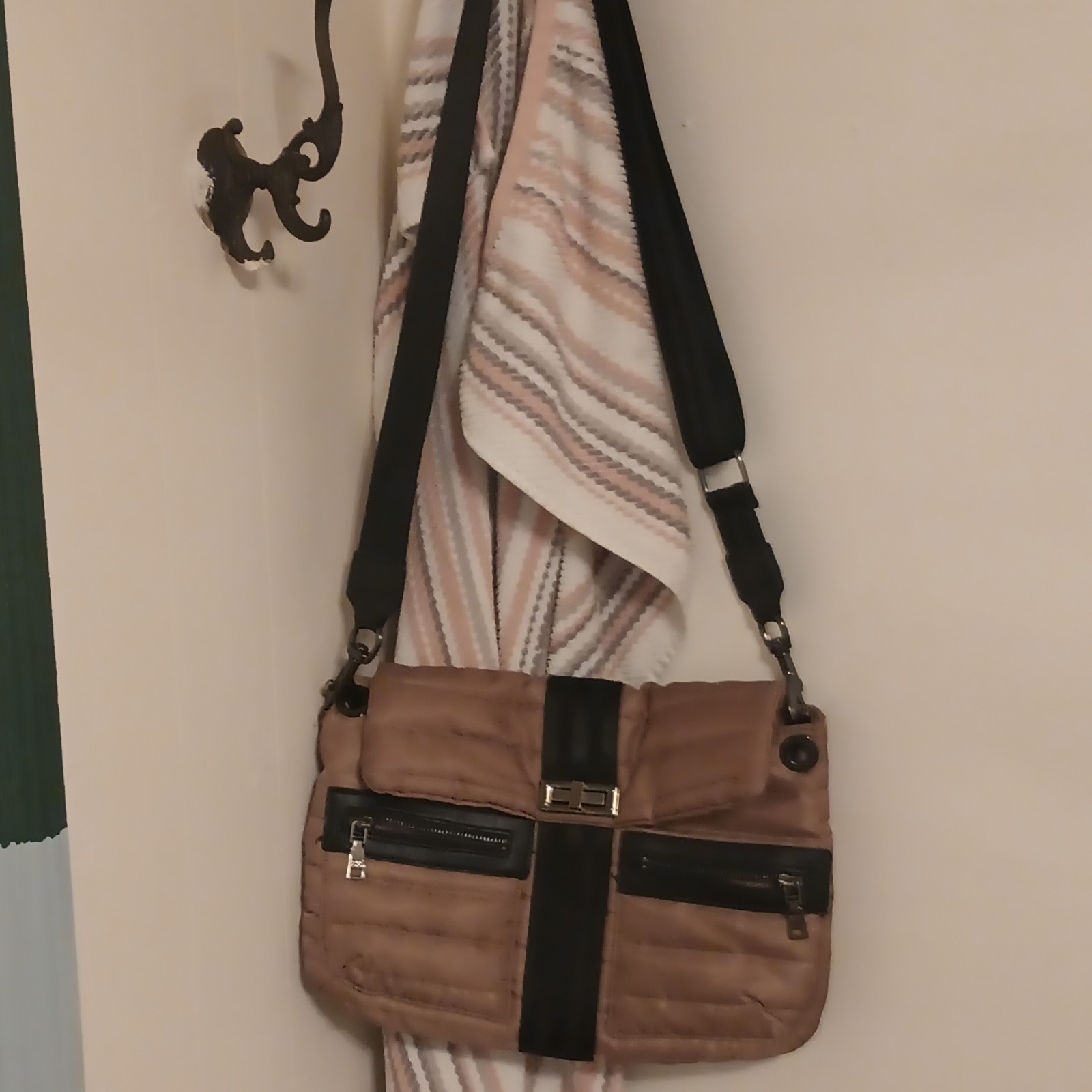 THINK ROYLN Beige/Black Small Crossbody Bag Zip Closure Pockets Silver HW