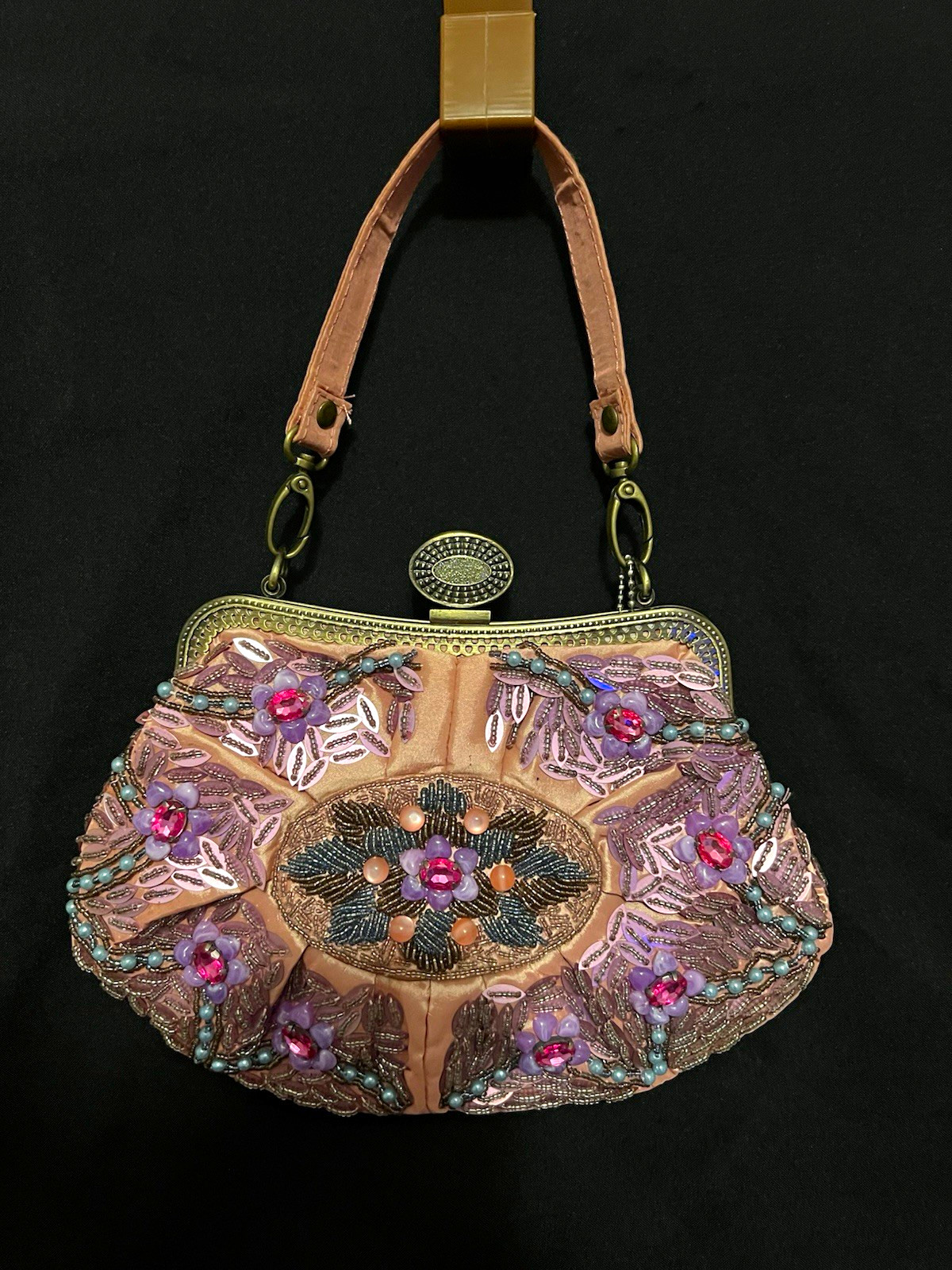 NEW Fashion Pink Purple Beaded Sequin Floral Kiss Lock Clutch Detachable Strap