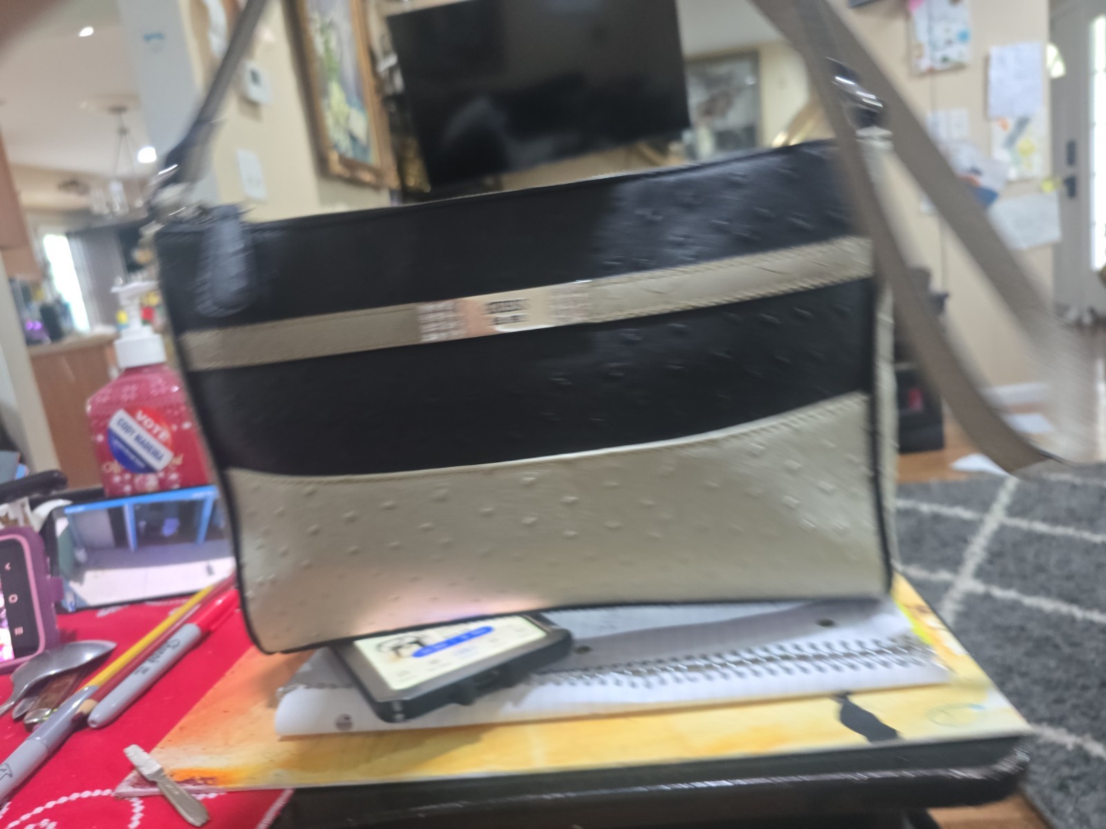Guess Est.1981 Women Black 👛