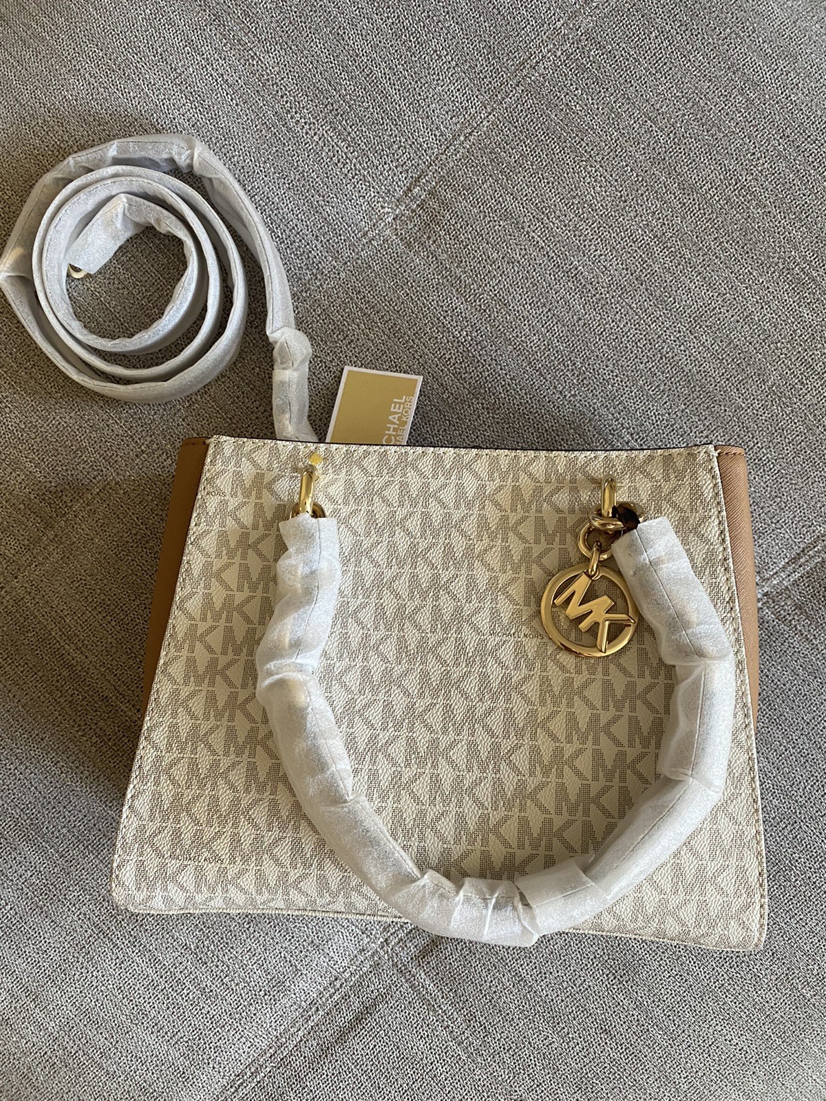 Michael Kors Sofia Leather Medium Tote Bag Vanilla Ivory Brown MK Logo Gold New