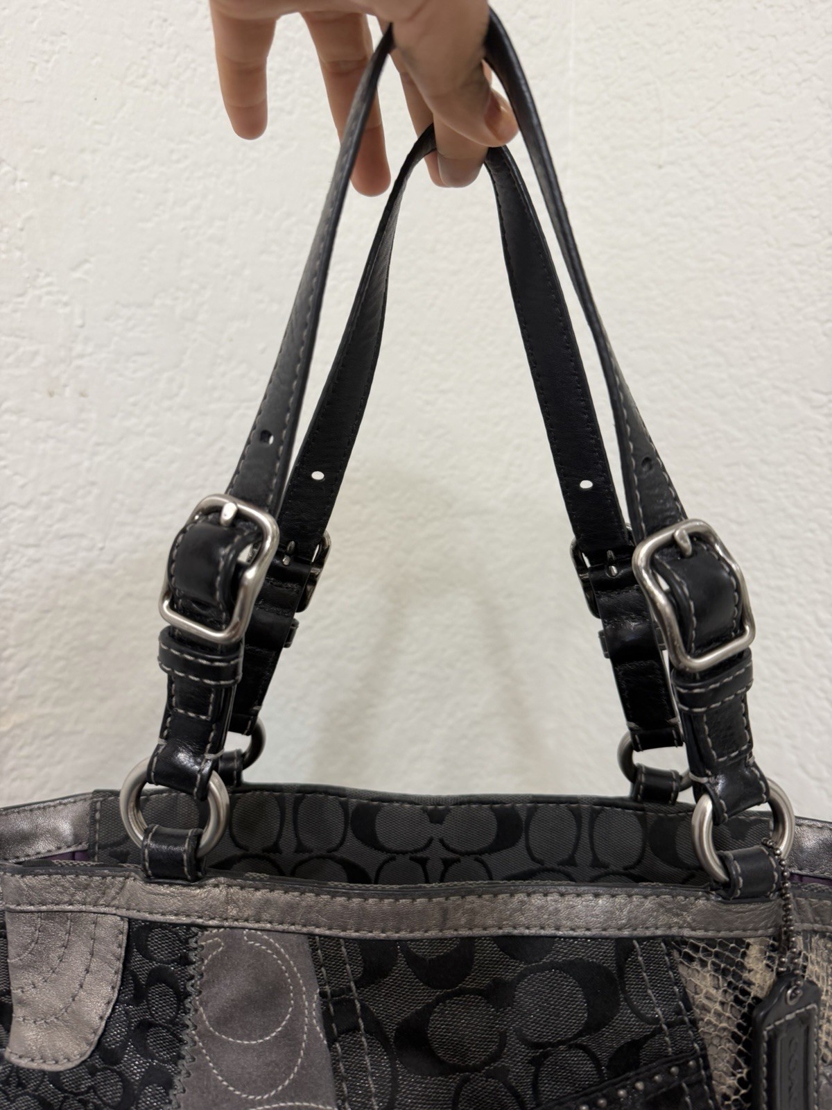 Coach Signature Black/Gray Patchwork Shoulder Bag Zip Strap Charm Lined Pockets