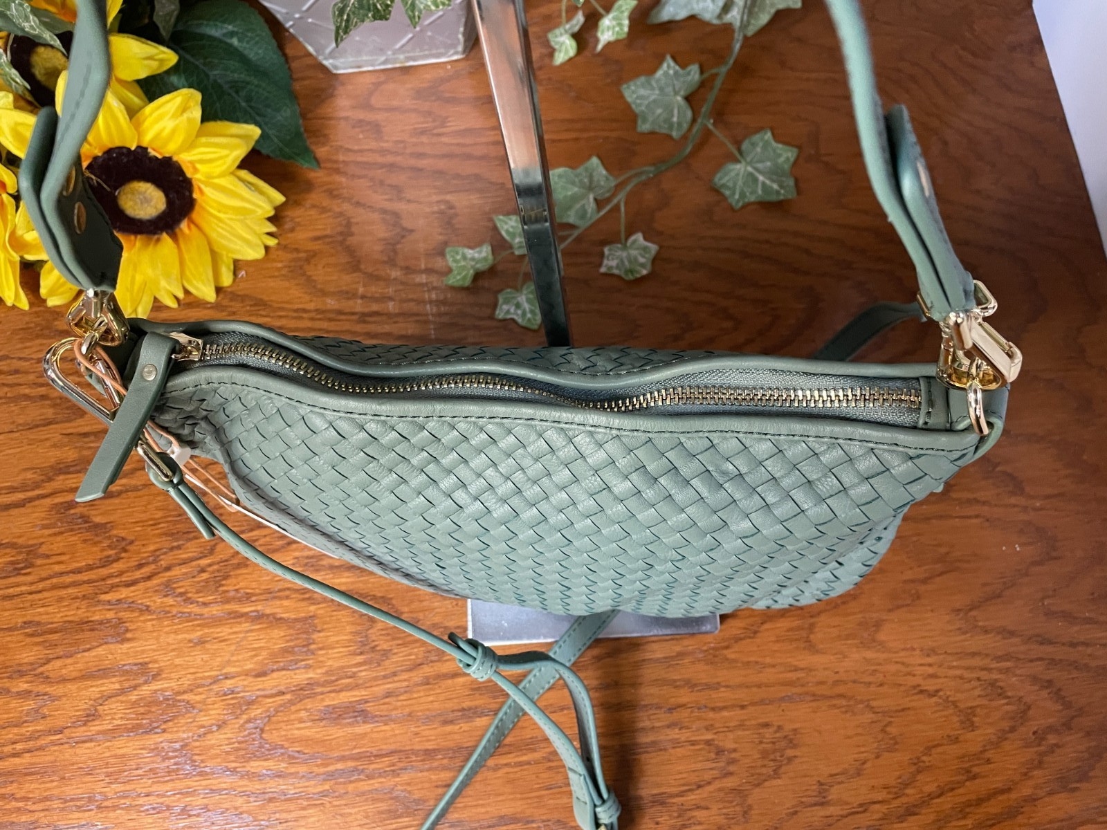 NWT QUINCE ITALIAN LEATHER MINI HANDWOVEN CRESCENT CROSSBODY SAGE BAG MSRP$120