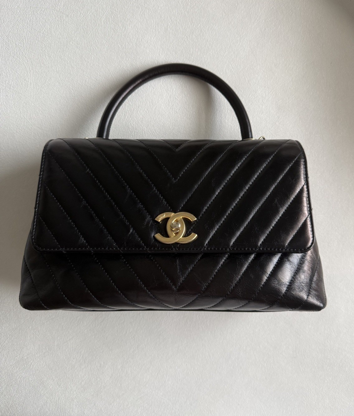 CHANEL Black Calfskin Chevron Quilted Medium Lizard Coco Handle Flap Bag