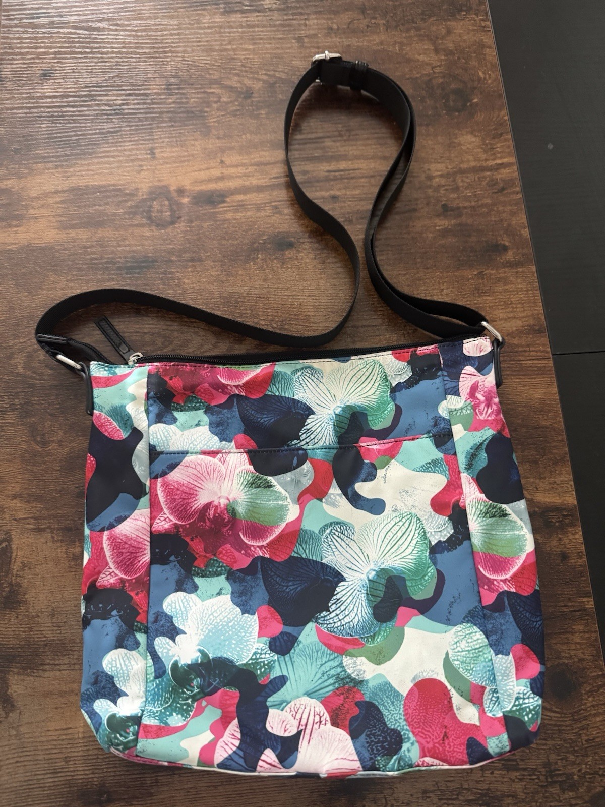 Samantha Brown To-Go Medium Zip-Front Crossbody Handbag Orchid Camo