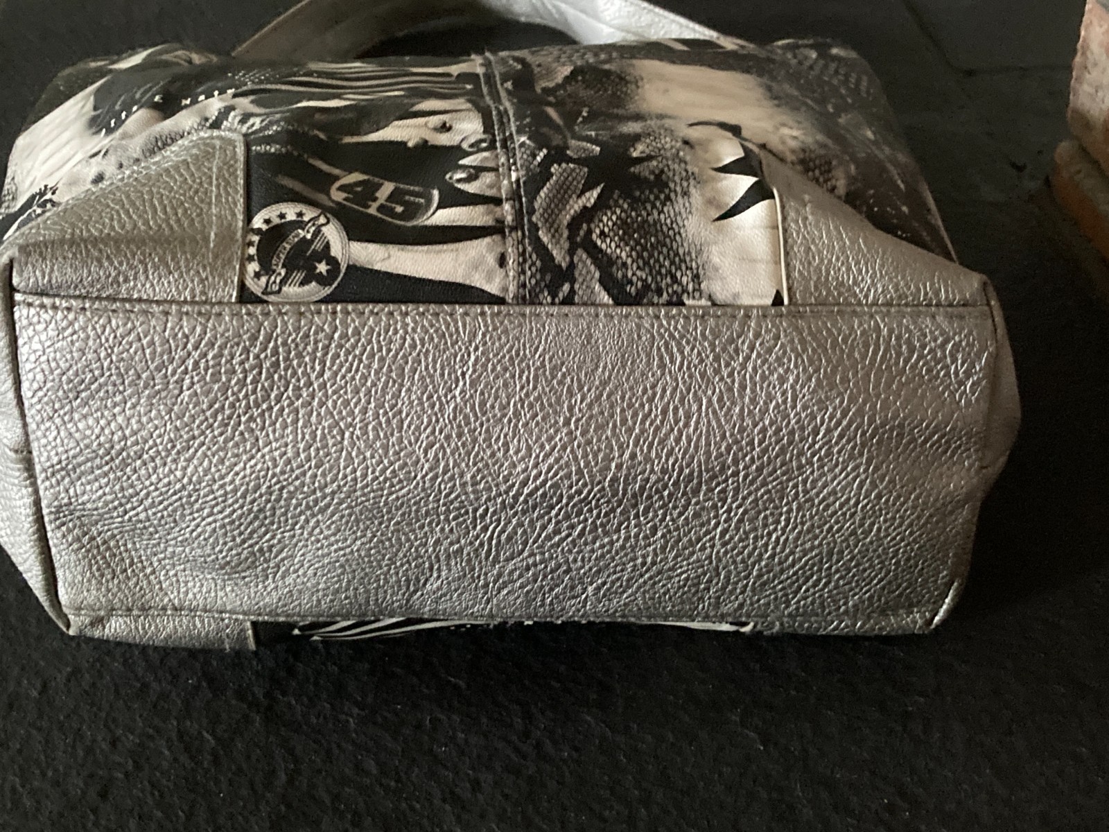 Bueno Shoulder Bag Black & White Cool Graphics Snakeskin Texture Mint Condition
