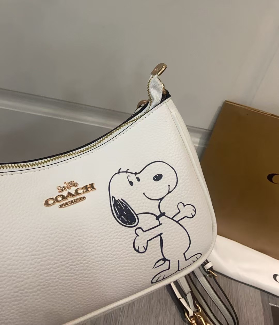 COACH x PEANUTS Teri Shoulder Bag Snoopy White Multi CBJ76 Outlet NEW