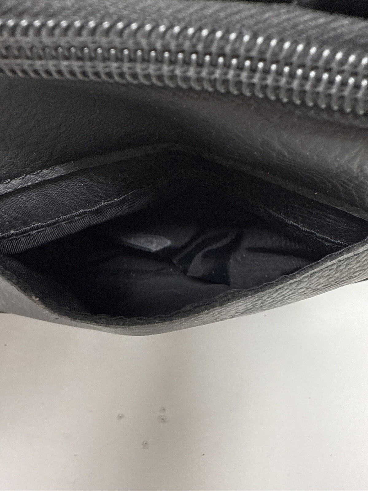 Multi Sac Zippy Triple Compartment Crossbody Bag / Black EUC