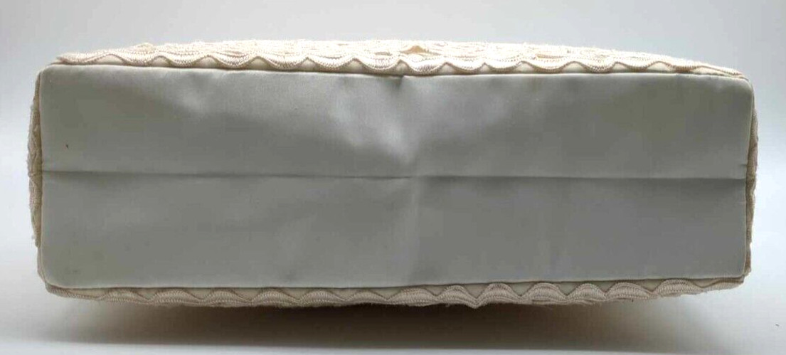 1980s Floral Design Overlay Lace Clutch Bag Evening Or Wedding 10″ x 8″ x 3″
