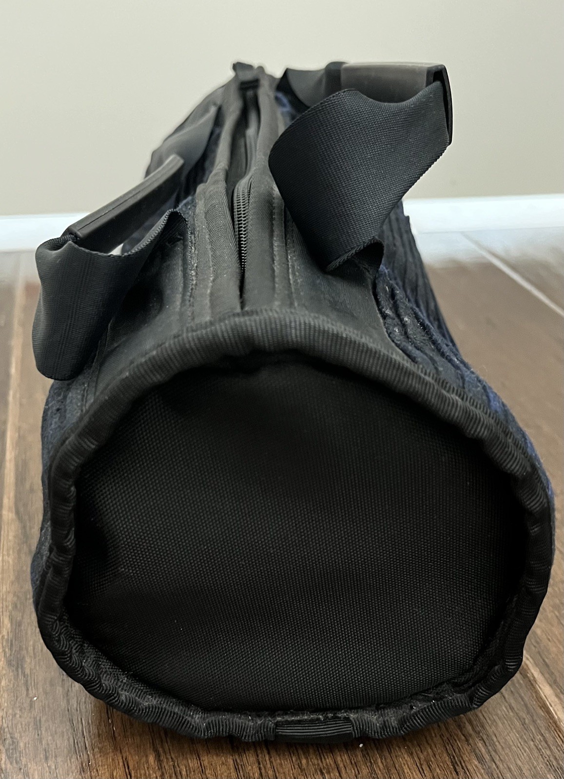 ISSEY MIYAKE Collection pleated felt barrel purse purple/black – excellent cond!