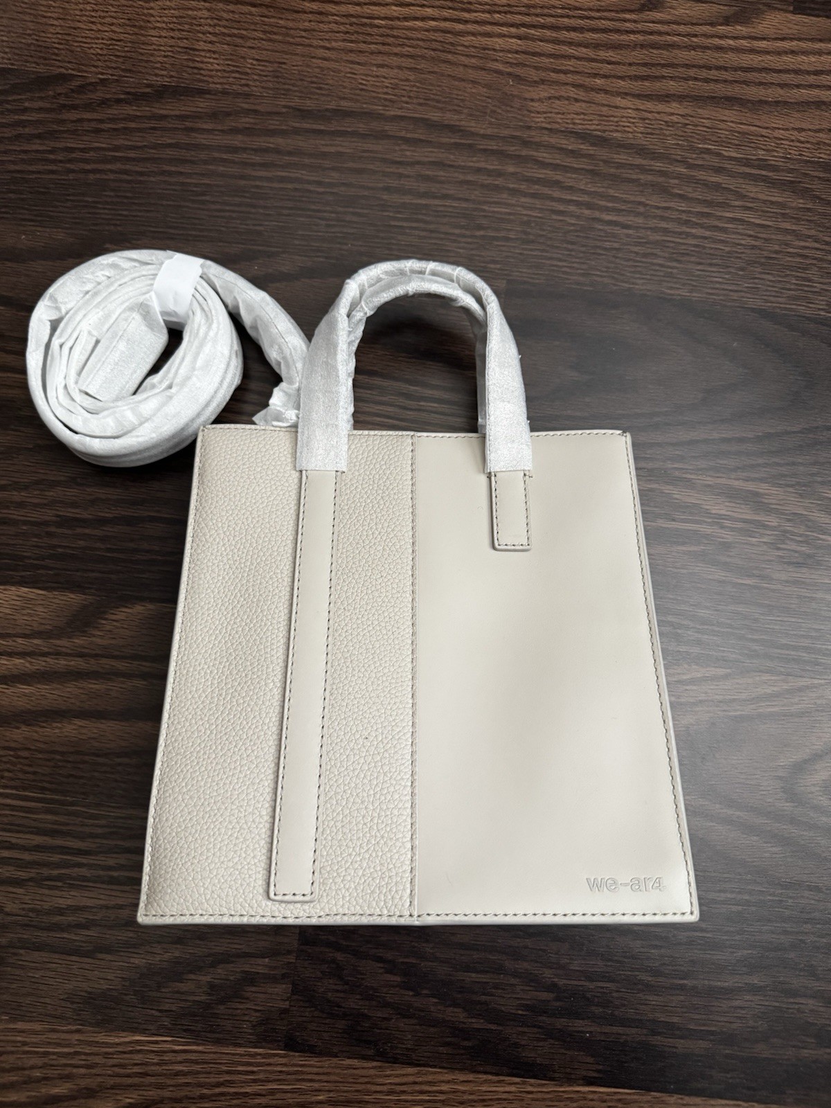 We Ar4 Women’s Genuine Leather Tote Bag Crossbody NWT Off White Color New