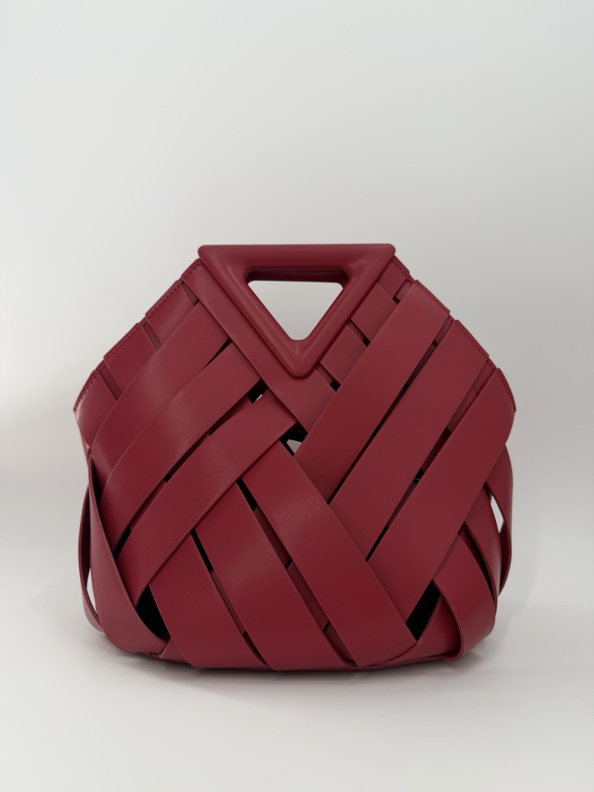 Verano Hill Natalie Woven Vegan Leather Shoulder Crossbody Handbag In Burgundy