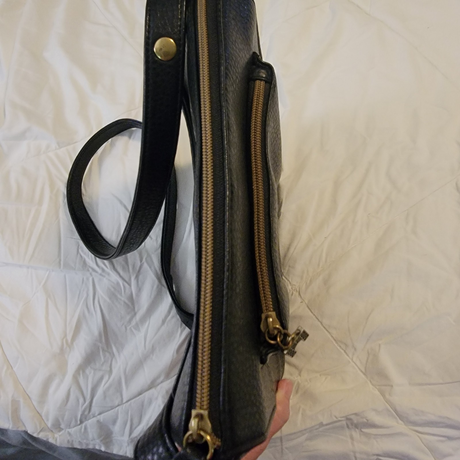 Relic Black Pebbled Purse Multicompartment NWOT RL6154 11×11 Inch Gold Zipper