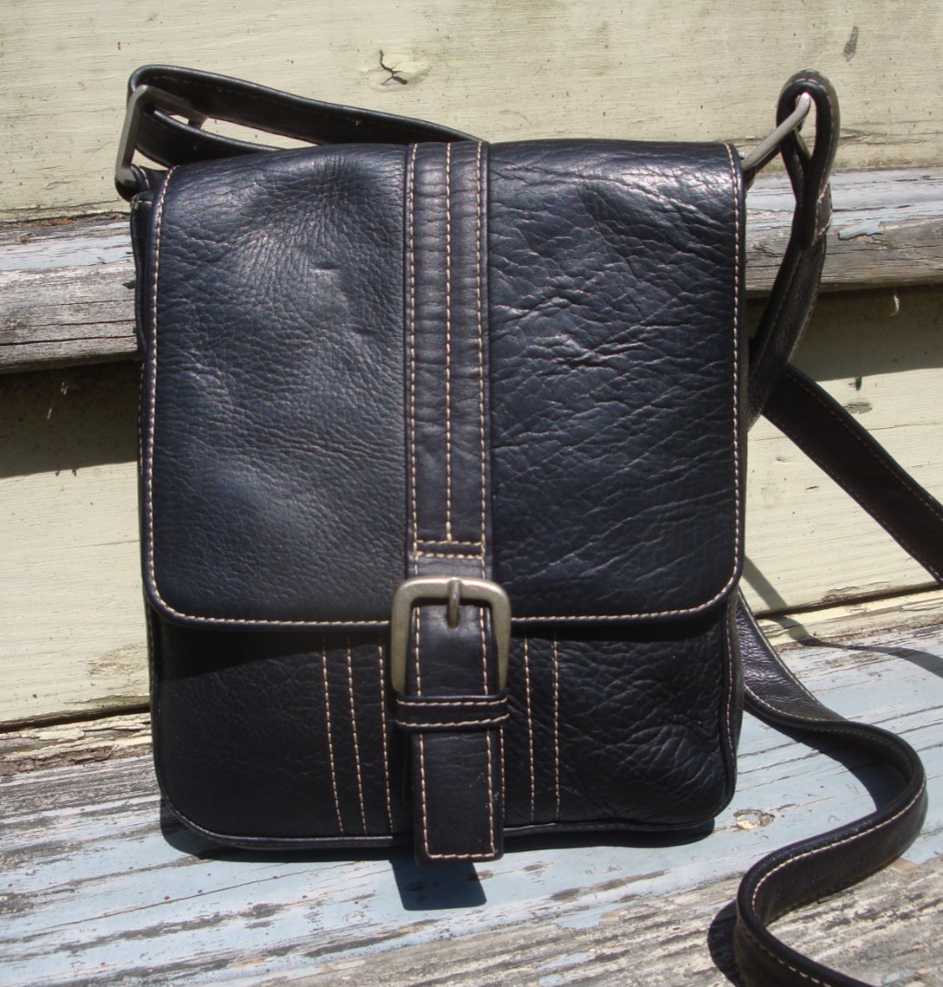 COLOMBIAN LEATHER Black Crossbody Messenger Handbag Shoulderbag Boho Biker Purse