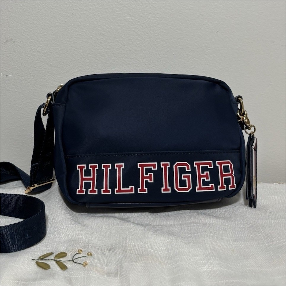 Tommy Hilfiger Crossbody Bag Zip Adjustable Strap Red White Blue