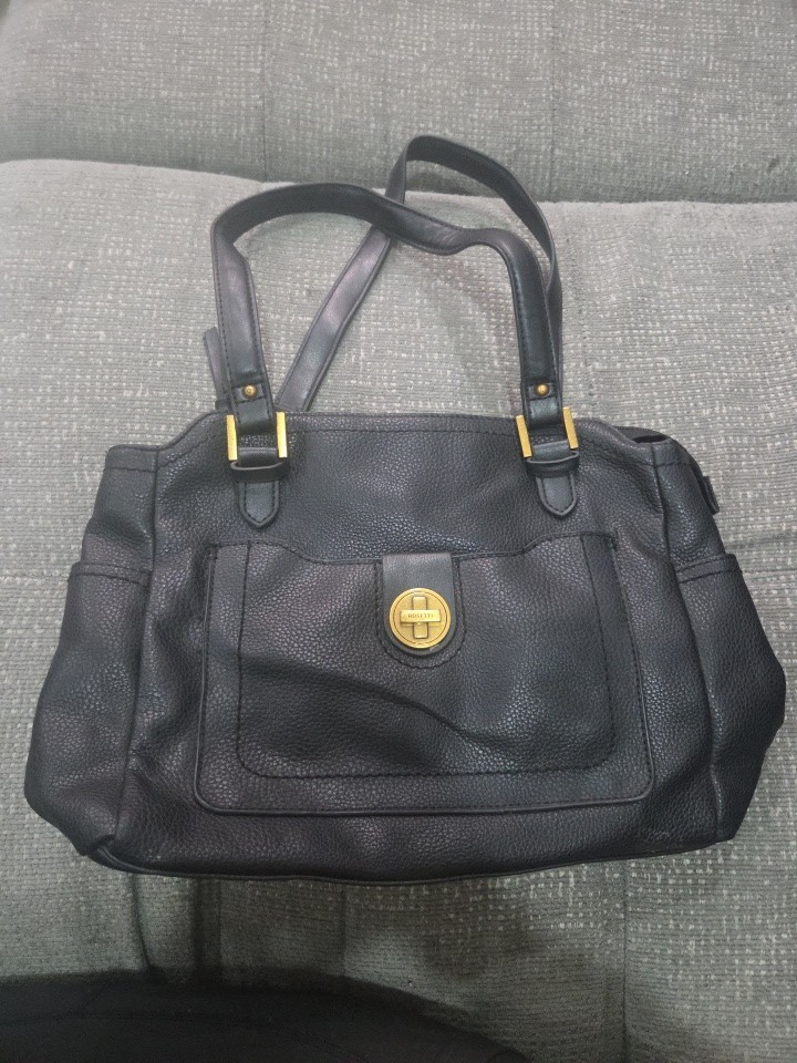 Handbag Is From The Brand Rosetti. Based On Similar Listings See Photos