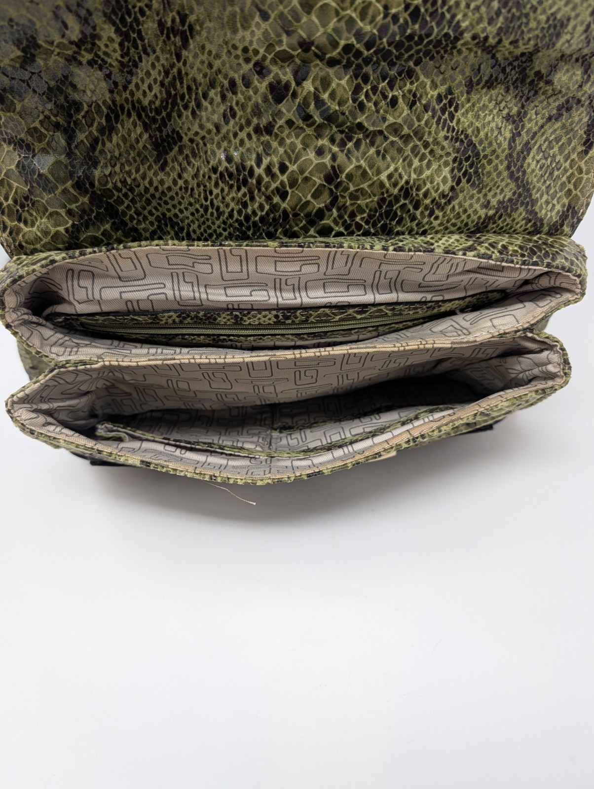 🔥RARE🔥 Vintage Y2K Guess Chunky Hardware Python/Snakeskin Shoulder Bag Purse