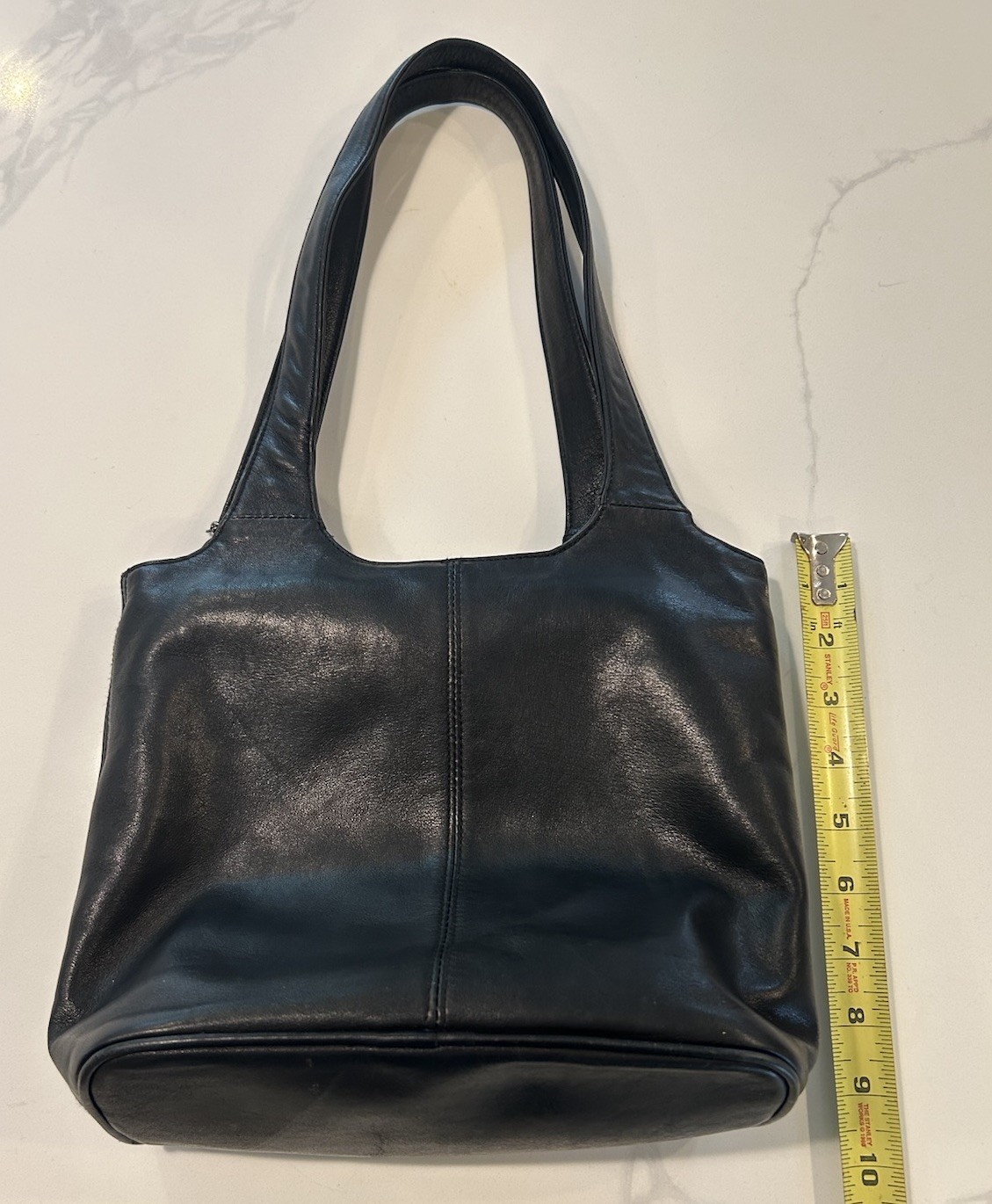 Vintage Fossil 75082 Black Leather Flat Bottom Hobo/Shoulder Bag w/ Key Charm