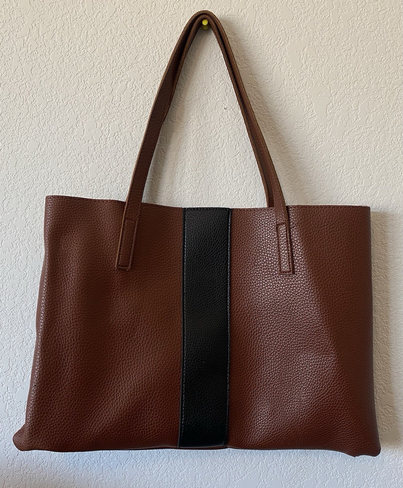 VINCE CAMUTO Brown Laptop Hand Bag with Black Accent 15.5in x 11.5in