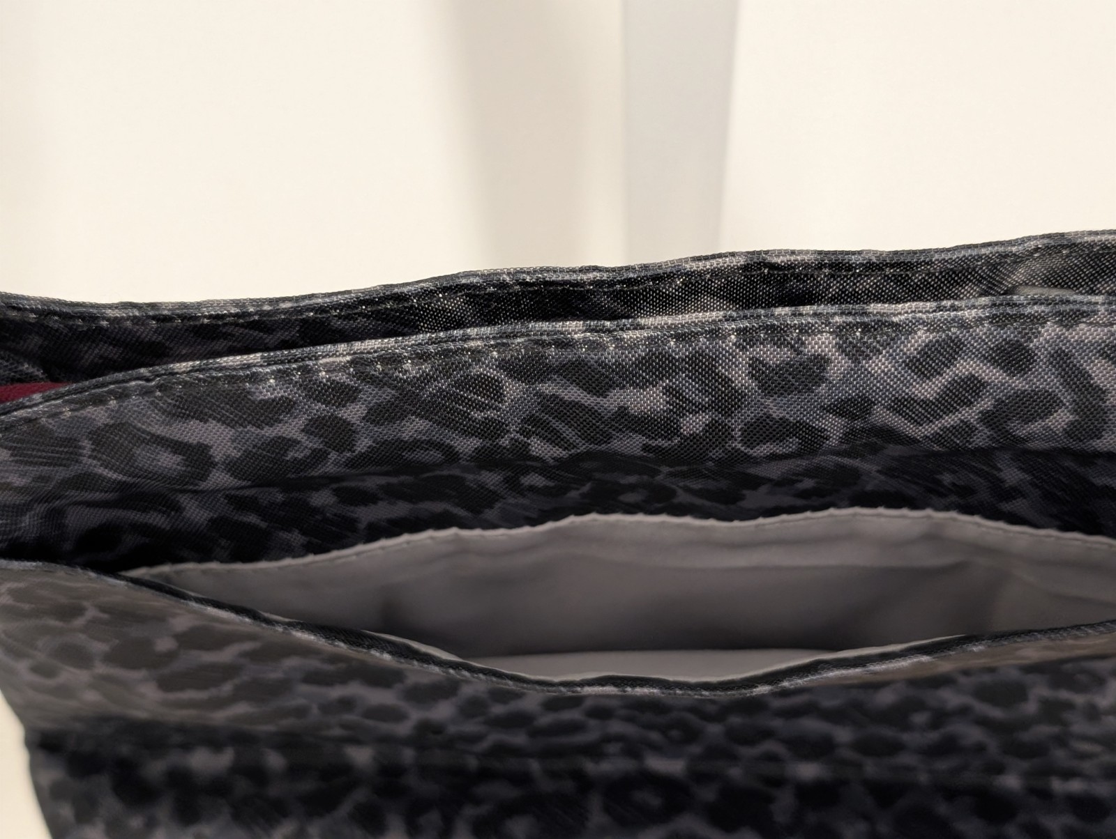 BAGGALLINI 100% POLYESTER BLACK/GRAY SHOULDER BAG