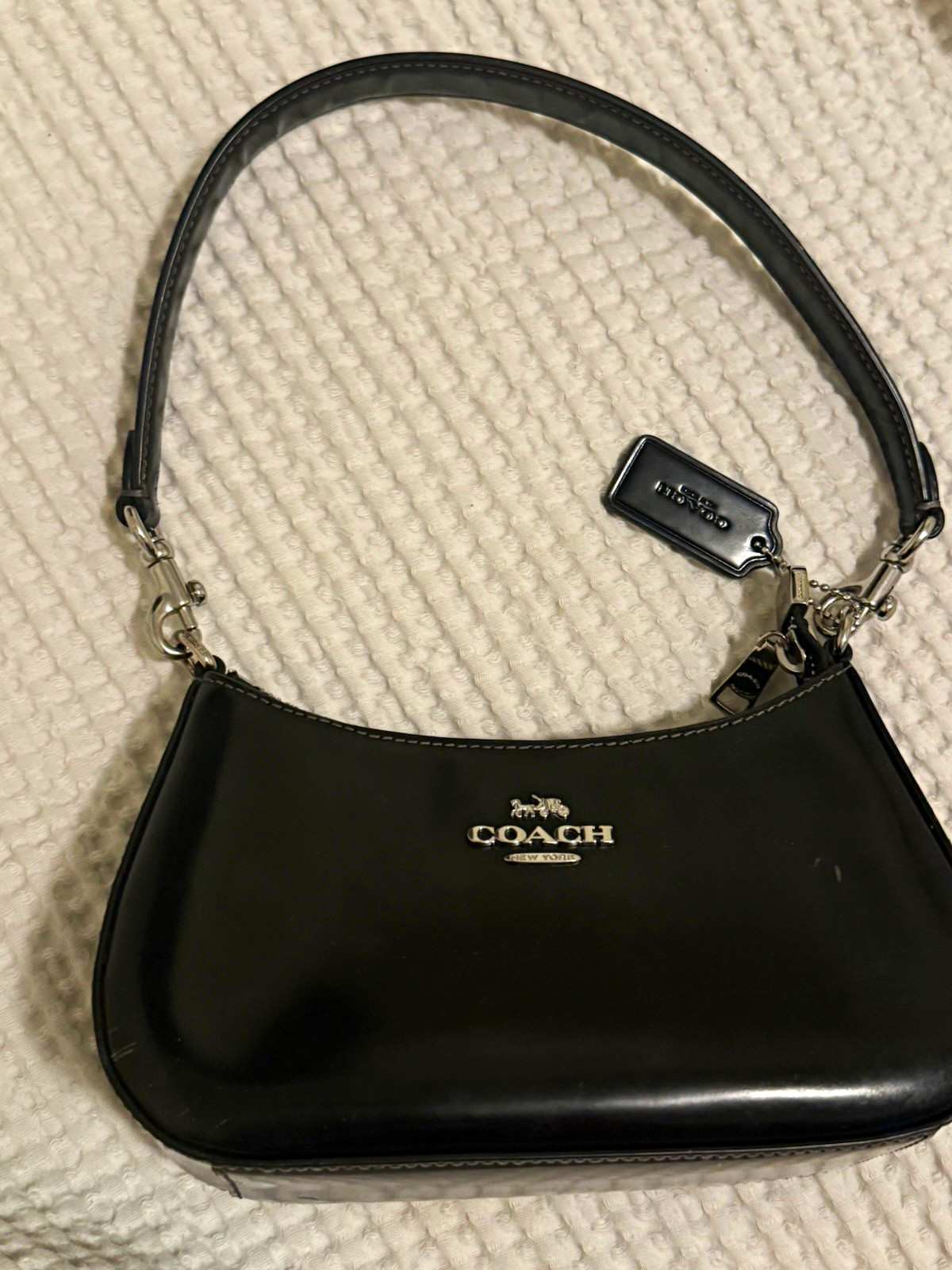 Coach Small Black Zip Shoulder Bag Silver Hardware Lined Pockets Logo