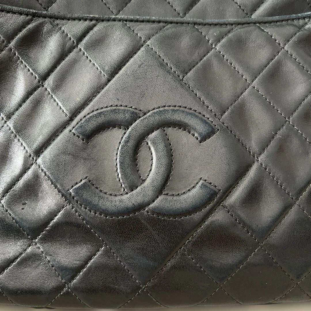 CHANEL Matelasse Lambskin Shoulder Bag Black Gold HW Tassel Chain 8.9×10.6in
