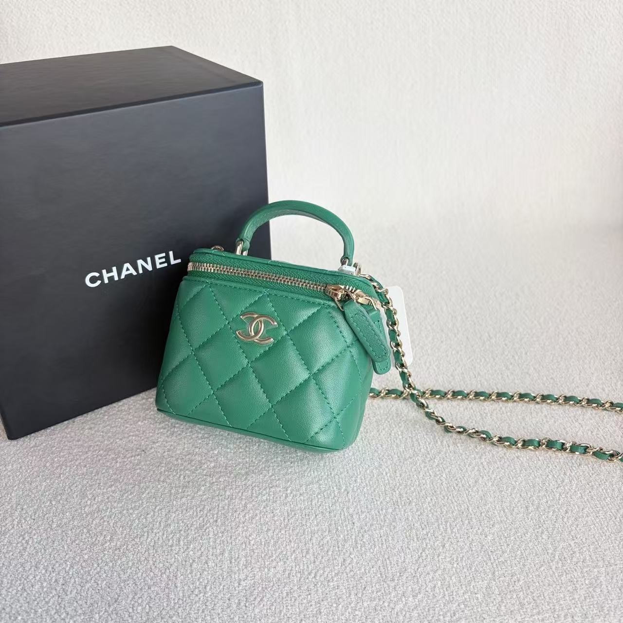Chanel Mini Vanity Green Lambskin Top Handle Crossbody Light Gold Hardware Auth