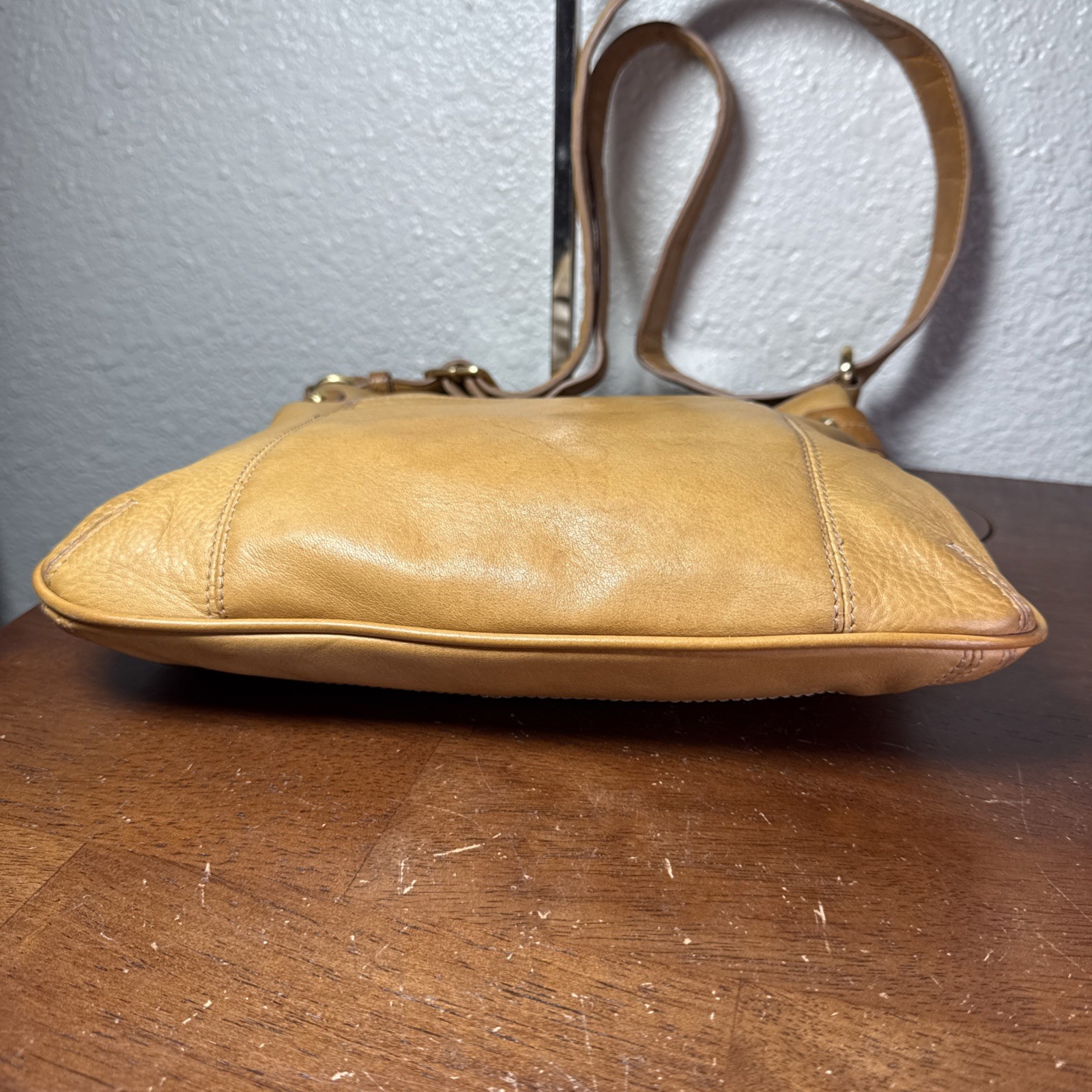 Liz Claiborne Vintage Brown Cowhide Leather Hobo Crossbody Bag Slouchy Purse