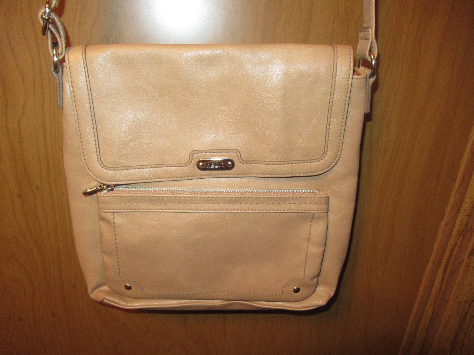 Women’s Relic Crossbody Faux Leather Tan Flap Over Handbag RHL2527
