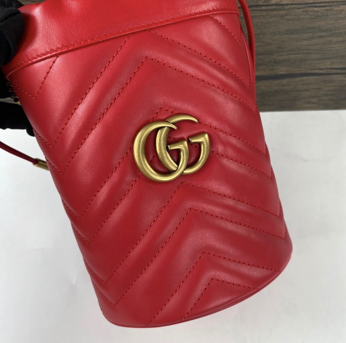 Authentic Gucci GG Marmont Mini Bucket Bag Red Leather Matelassé Chain Crossbody