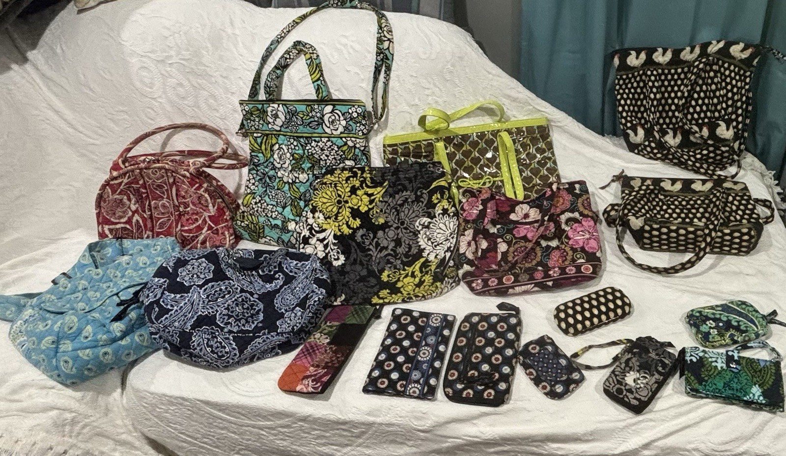 Vera Bradley Lot OF 17 VTG PATTERNS CHANTICLEER, NIGHT OWL, BAGS AND ACCESSORIES