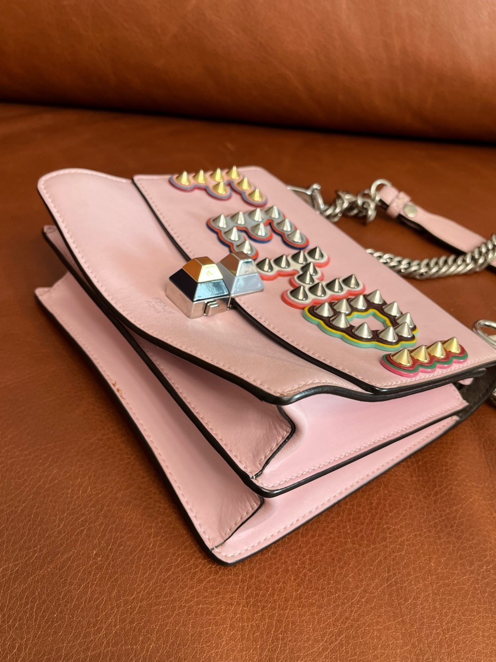 FENDI Kan I smooth calfskin leather medium chain crossbody bag pink