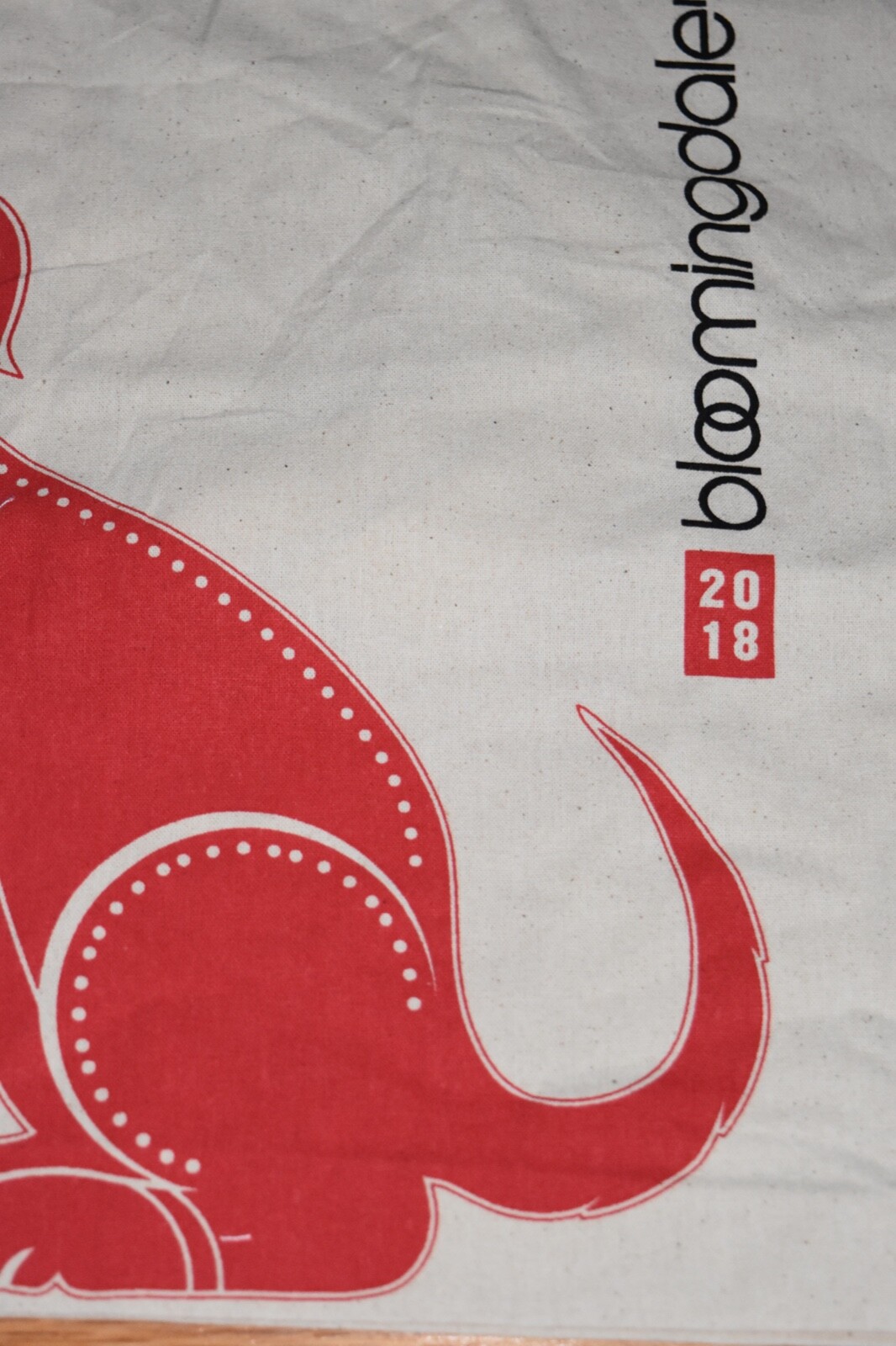 New Bloomingdales Year of the Dog Tote Bag Red Off White Asian Art Museum