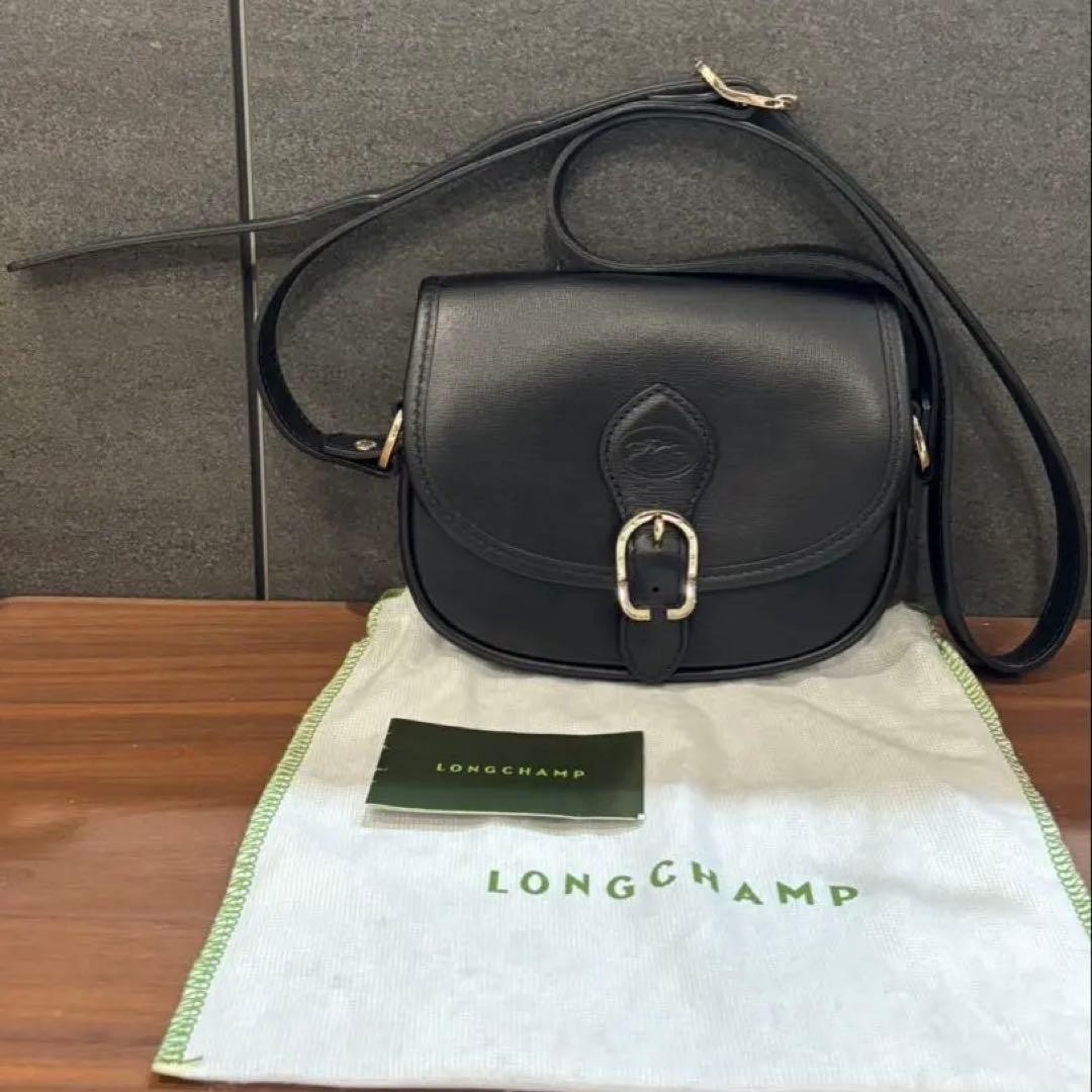 Longchamp Black Leather Shoulder Bag, 5.9 x 7.1 x 2.4 inches, Used
