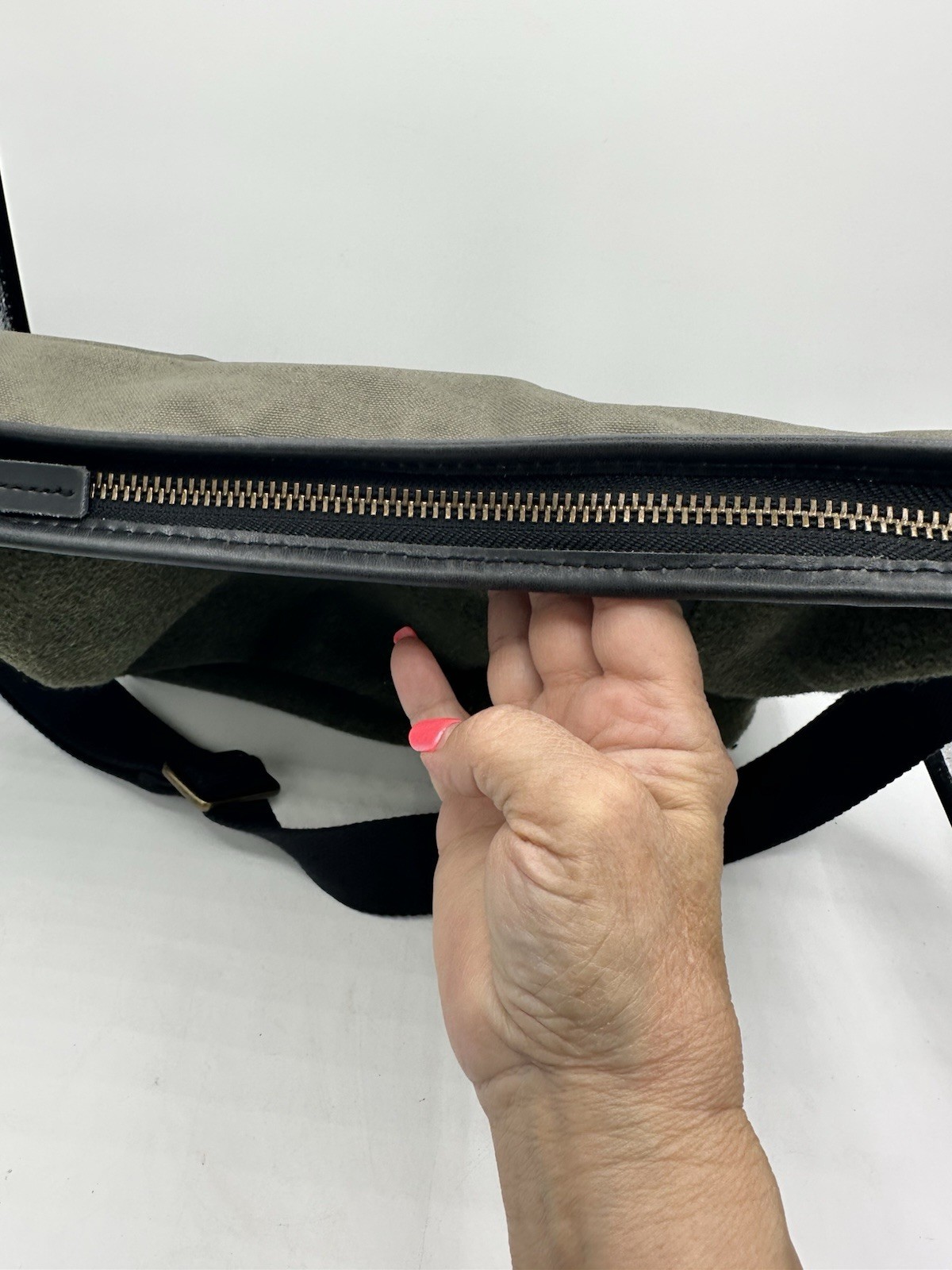 Sorel Moss Green Crossbody Messenger Purse Bag Tote Wool Canvas Clean & nice con
