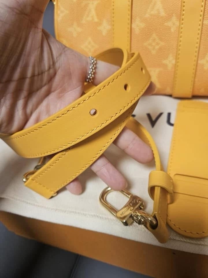 Louis Vuitton × Pharrell Williams Keepall Bandoulière 25 — Yellow | Monogram