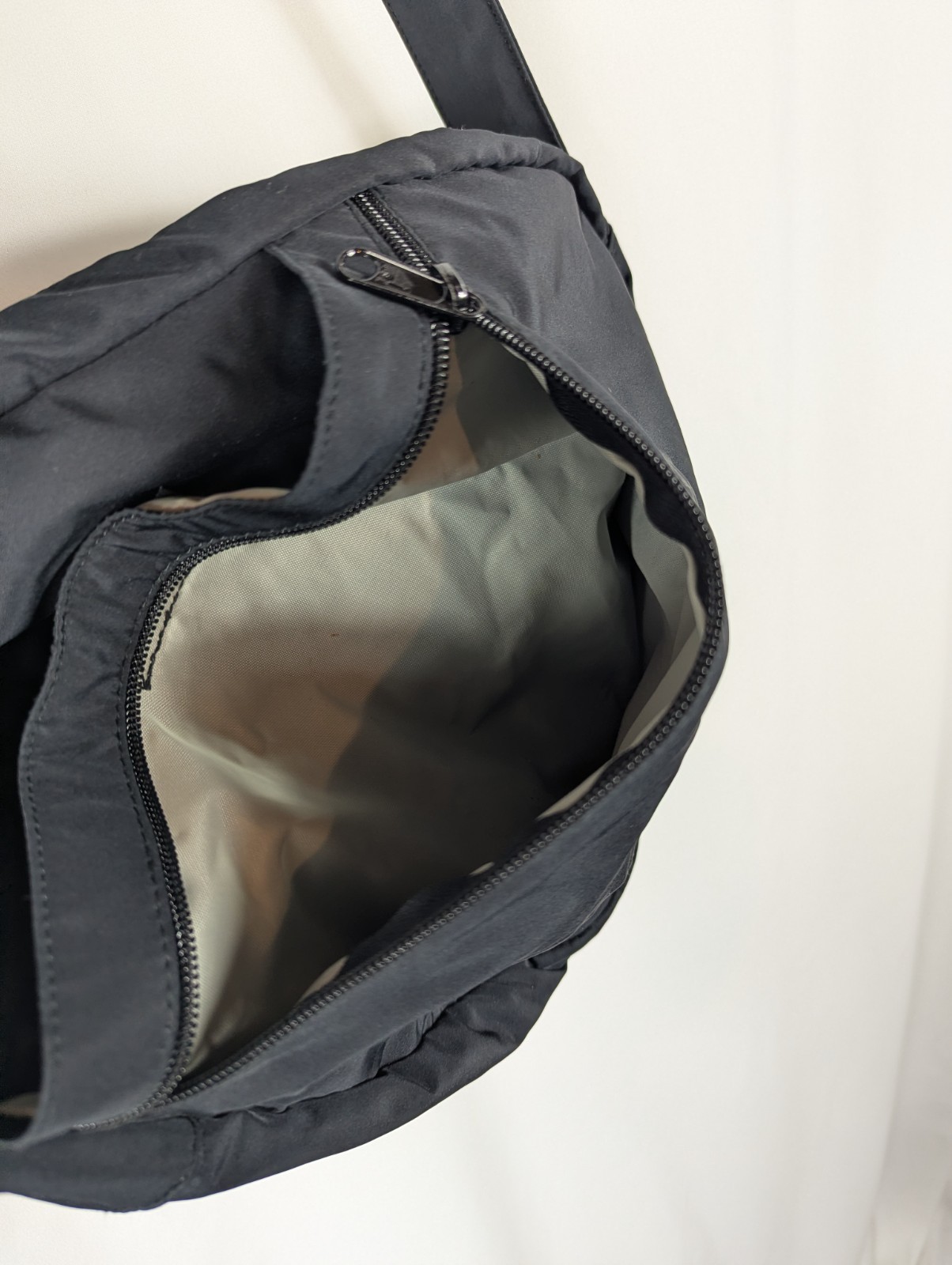 AmeriBag Healthy Back Bag Black Crossbody Sling Messenger Nylon Outdoor Backpack
