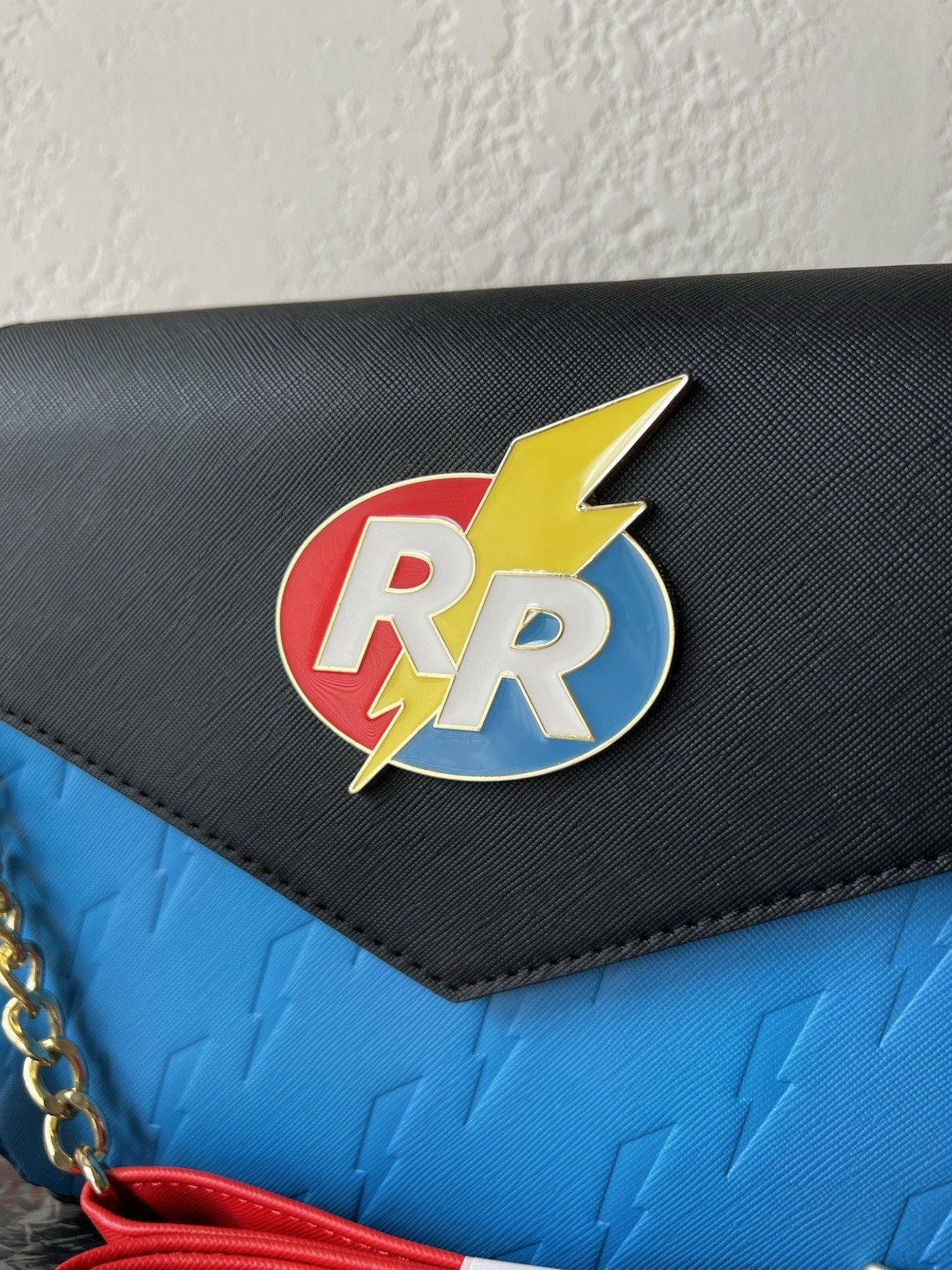 Loungefly Exclusive Chip ‘n Dale Rescue Rangers Logo Crossbody Bag And Purse NWT