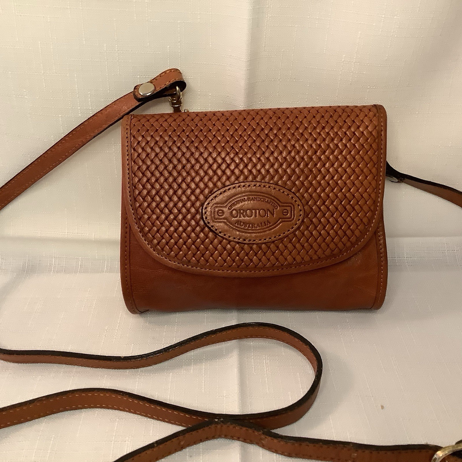 Oroton Vintage Tan Brown Genuine Leather Crossbody Shoulder Bag Remove Strap