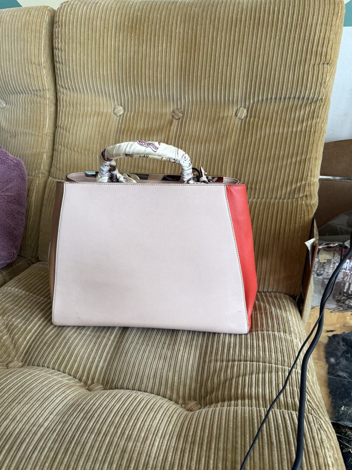 Authentic – Fendi Peekaboo Shoulder Bag cream & orange
