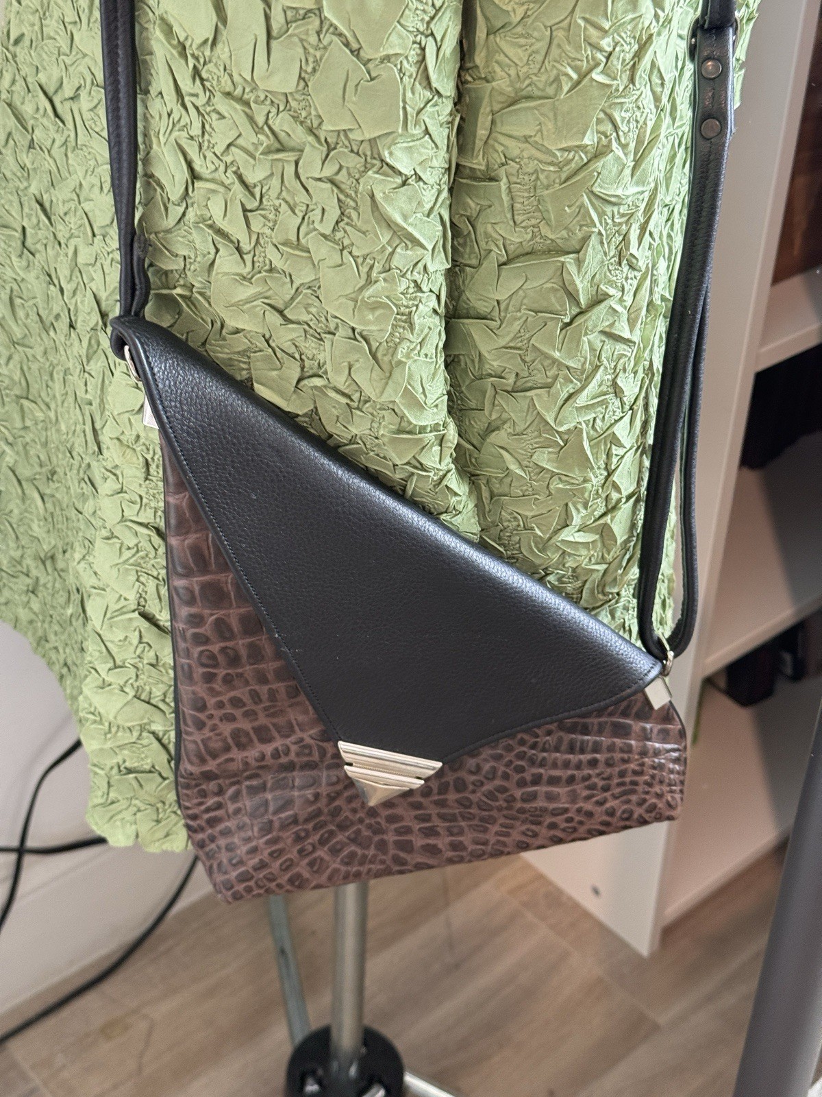 thomas leathers asymetrical triangular leather handmade crossbody purse bag