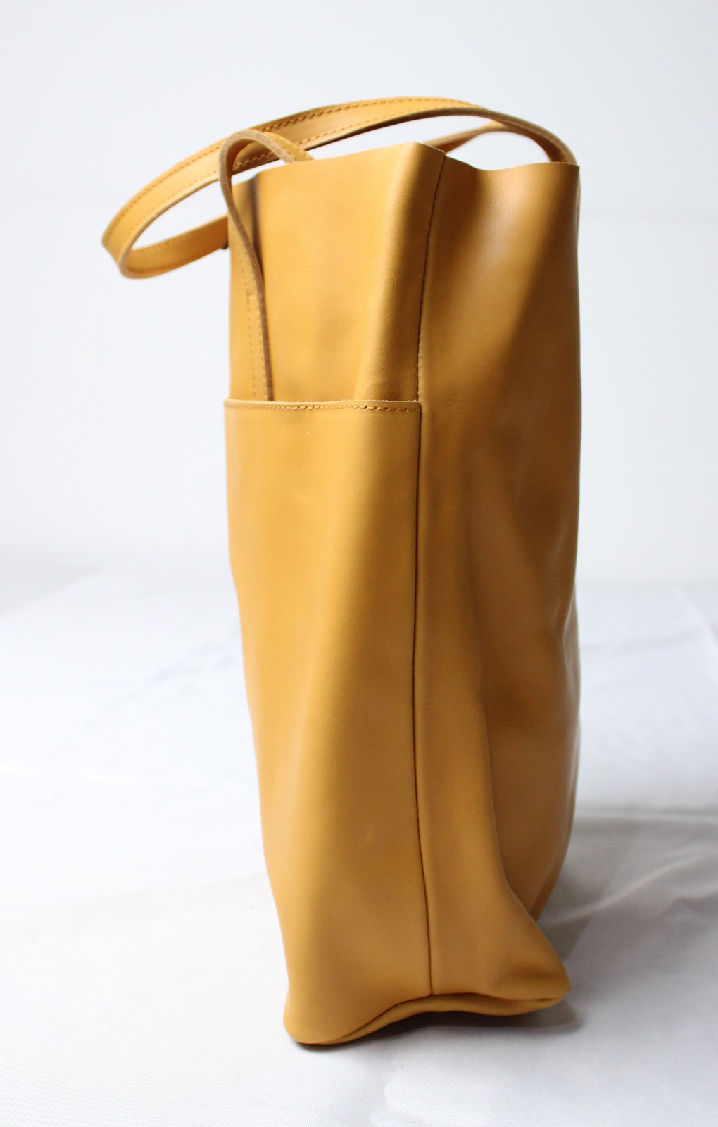 Able Women’s Selam Pull-Up Leather Magazine Tote Bag BE5 Cognac One Size