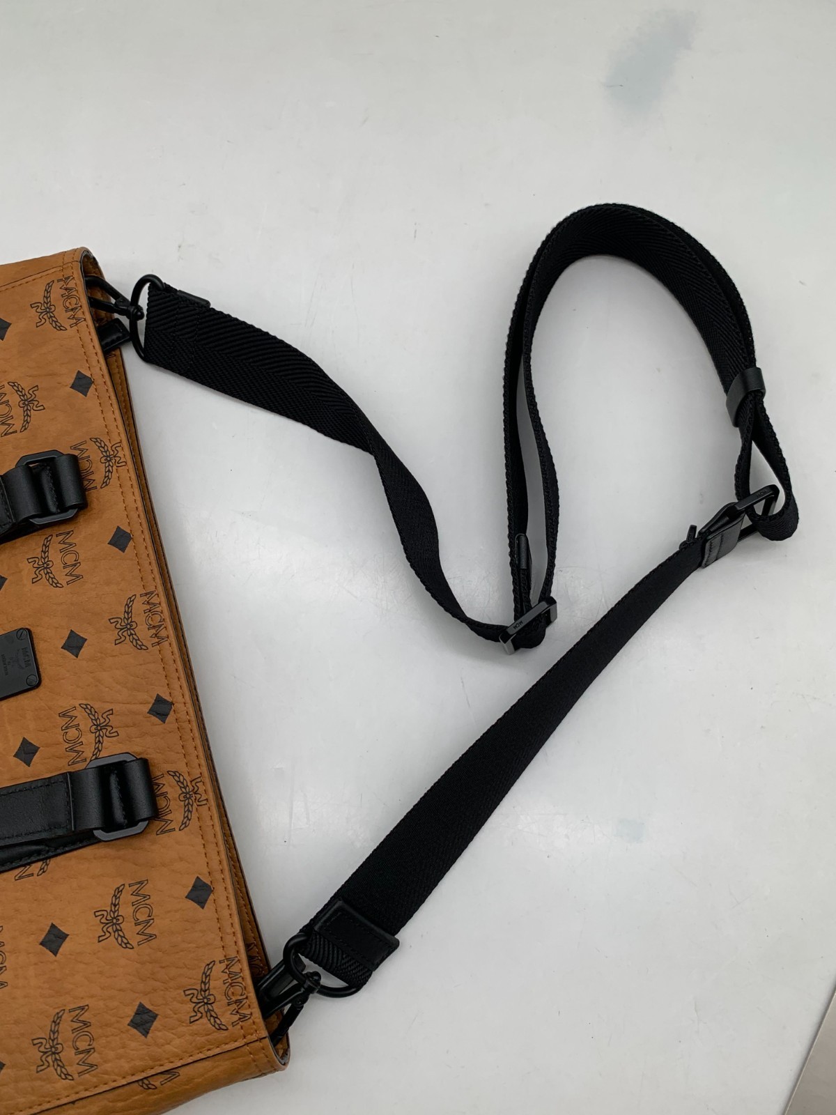 MCM Original Visetos Tall Vertical Tote Crossbody Bag/WJ05119312/