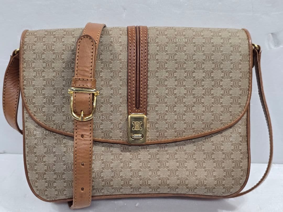 ✨️Good condition✨ Celine shoulder bag macadam pattern triomphe clasp MT837