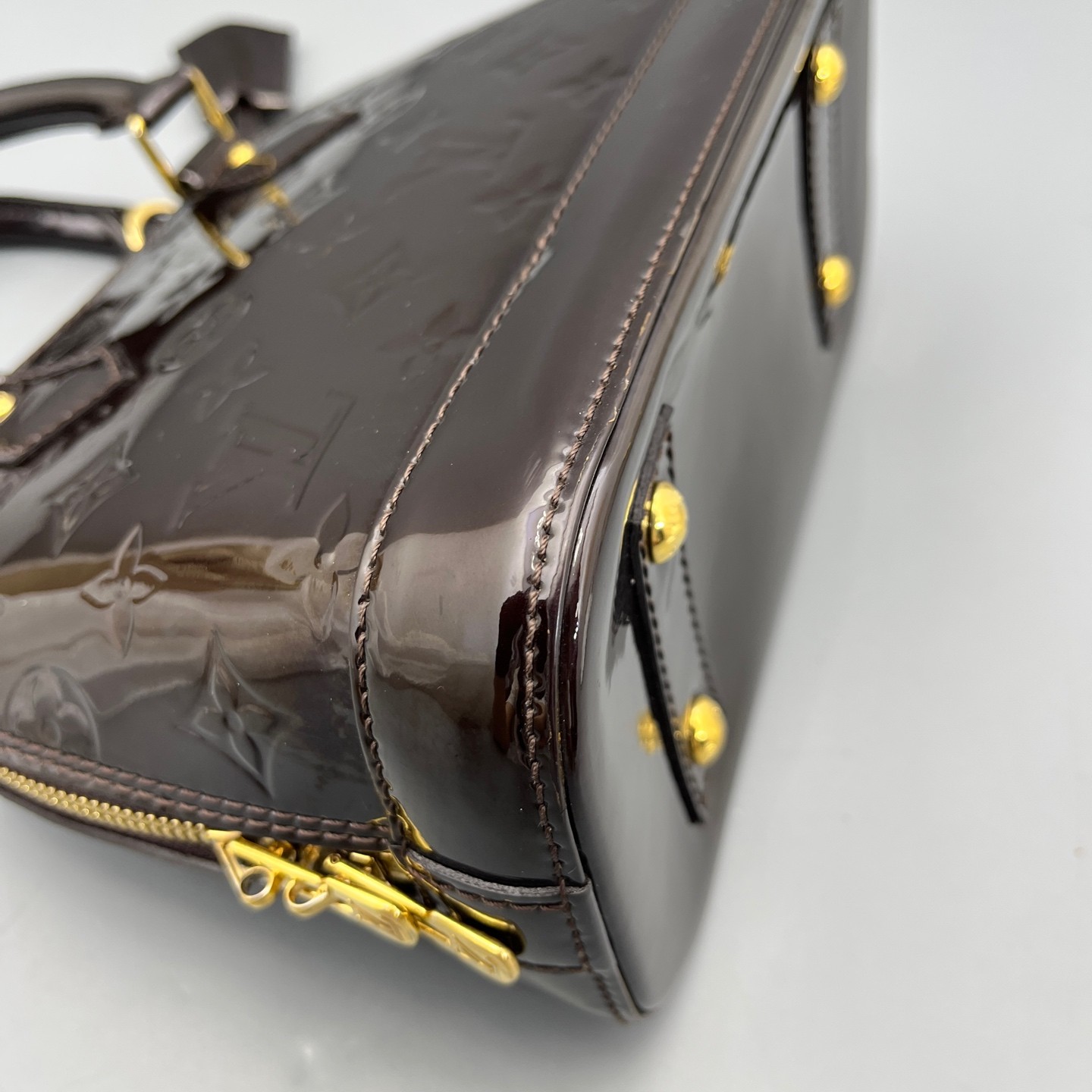 AUTH LOUIS VUITTON LV Alma BB Amarante Cherry Vernis Leather Bag.
