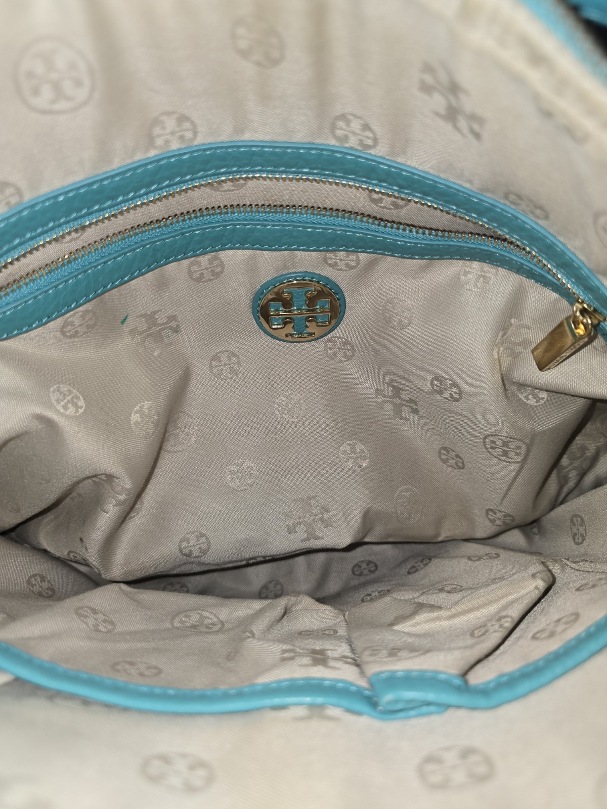Tory Burch Amanda Teal Leather Flat Hobo Bag.